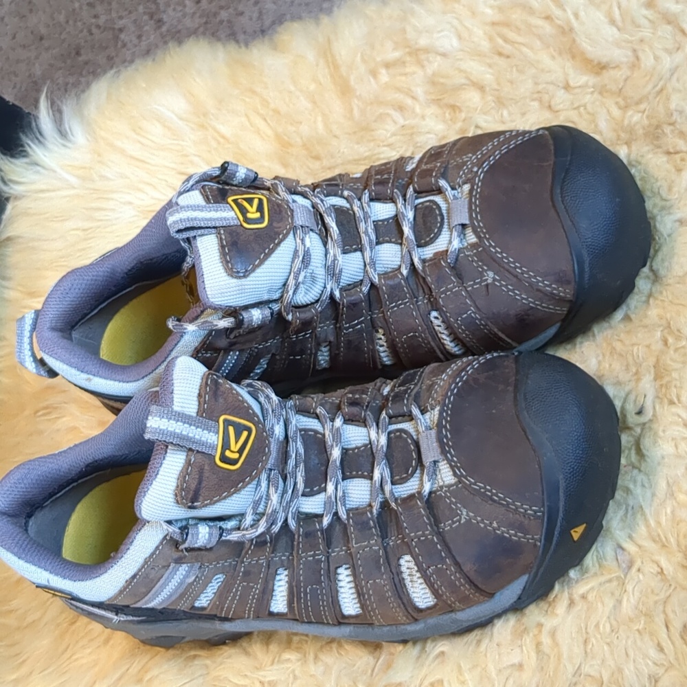 Keen Detroit Hiking Boots women's sz 8.5